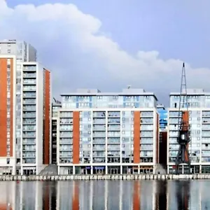 Lovely Waterfront Flat Canary Wharf Excel Centre Apartment