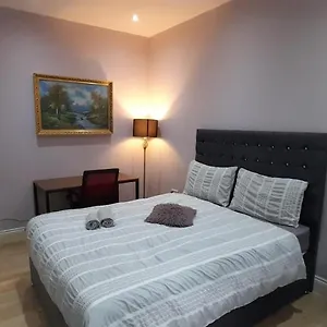 Comfy Fenia Homestay