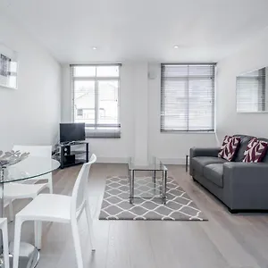 Roomspace Serviced - River House Londra