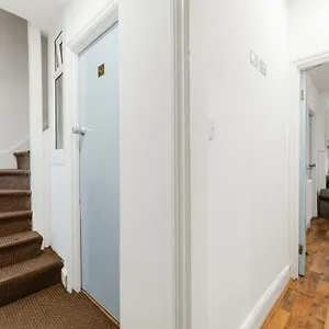 Upton Park Bedrooms 25 Min To Londyn