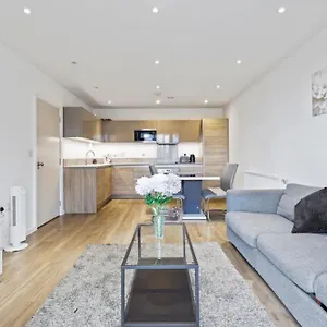 Canning Town 2 Bed Apartment
