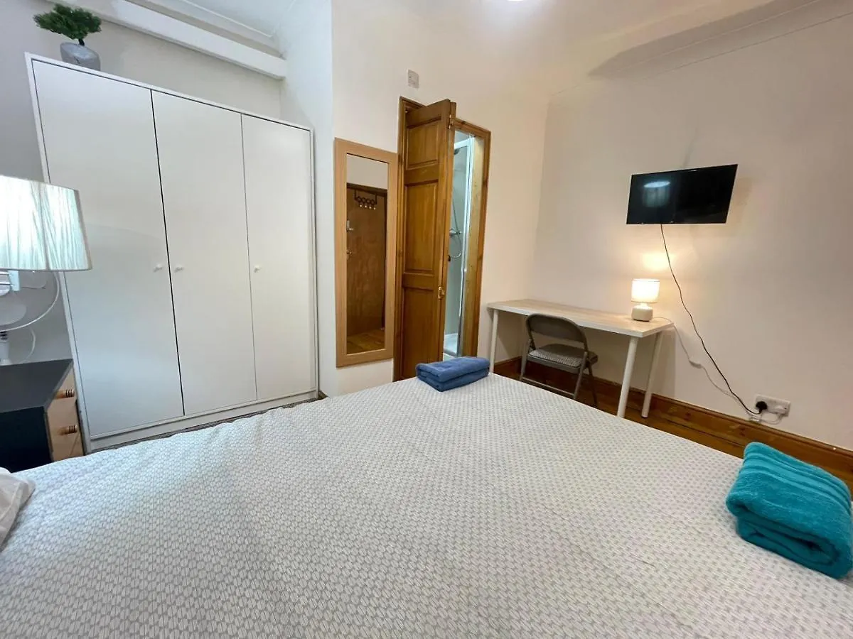 Lovely Room With En-Suite In Stratford London Homestay