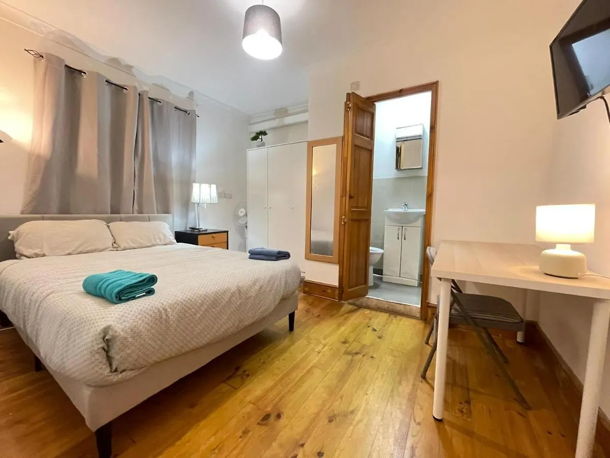 Lovely Room With En-Suite In Stratford London